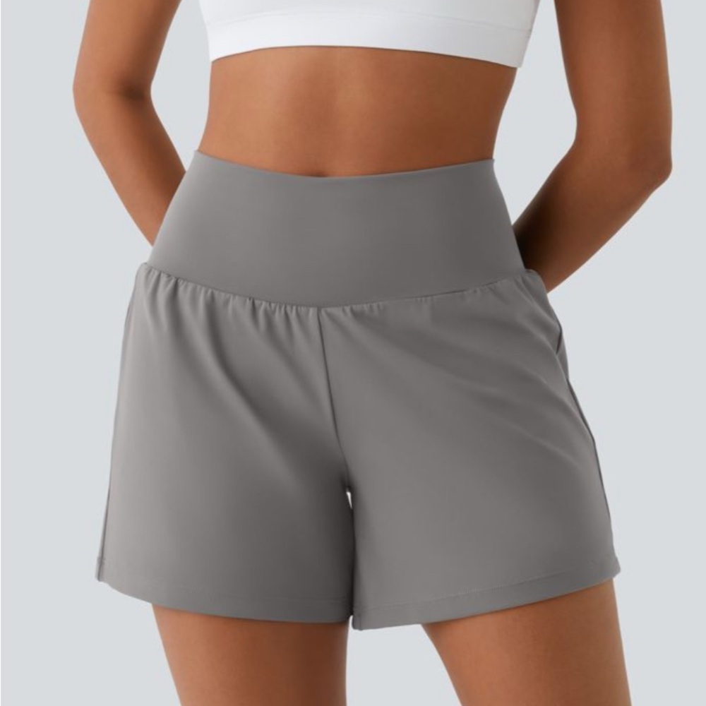 NWT Halara High Waisted 2-in-1 Yoga Shorts with Pockets size Medium Long